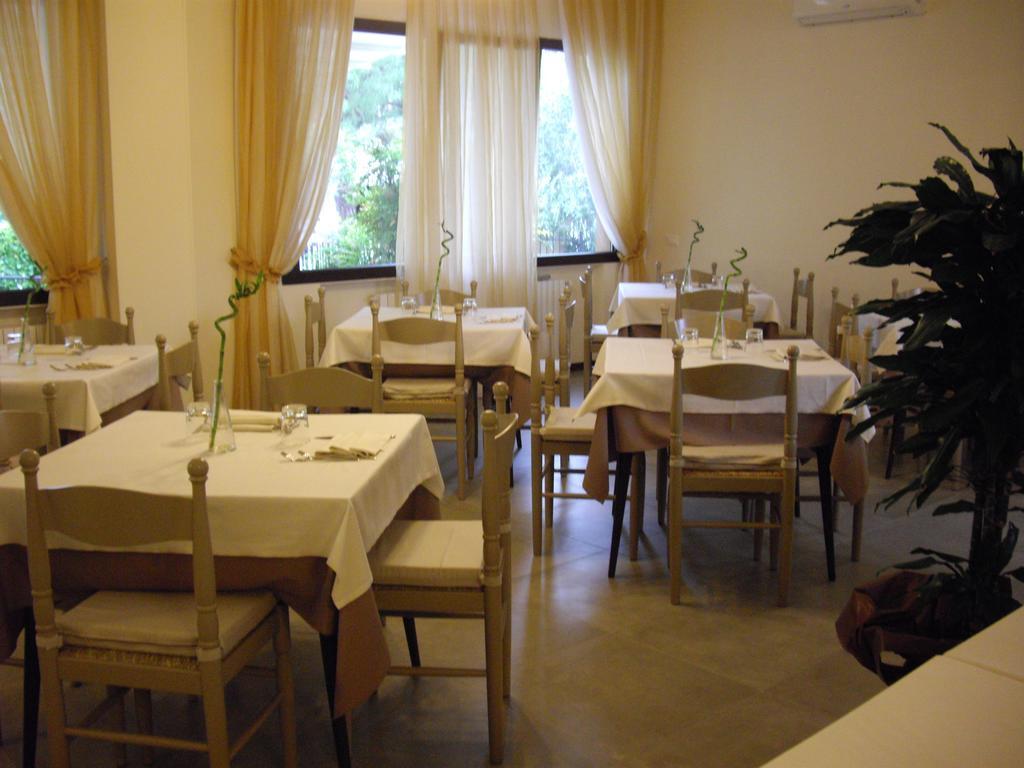 Residenza Hotel Garden Toscolano Maderno Eksteriør bilde